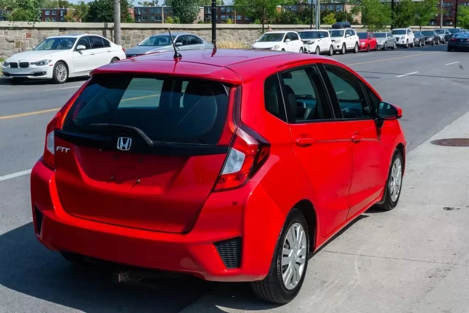 2015 Honda Fit - Image 5 of 17