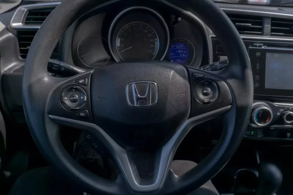 2015 Honda Fit - Image 10 of 17