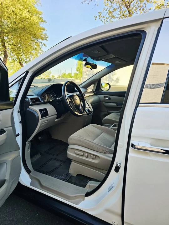 2015 Honda Odyssey - Image 7 of 15