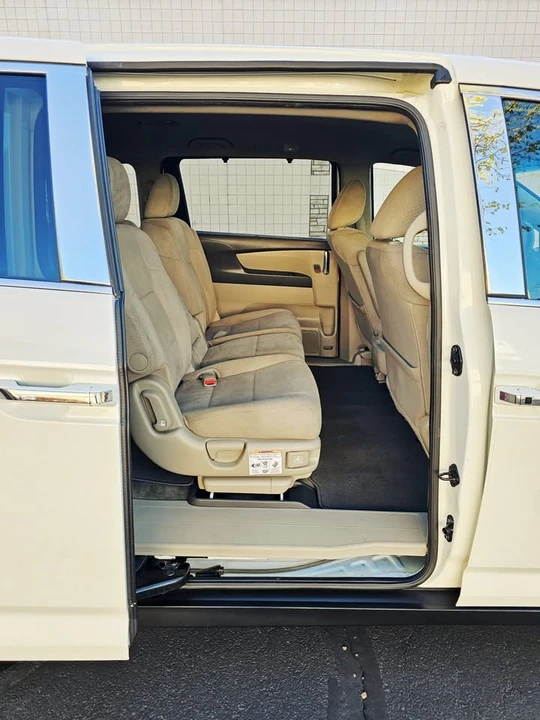 2015 Honda Odyssey - Image 10 of 15