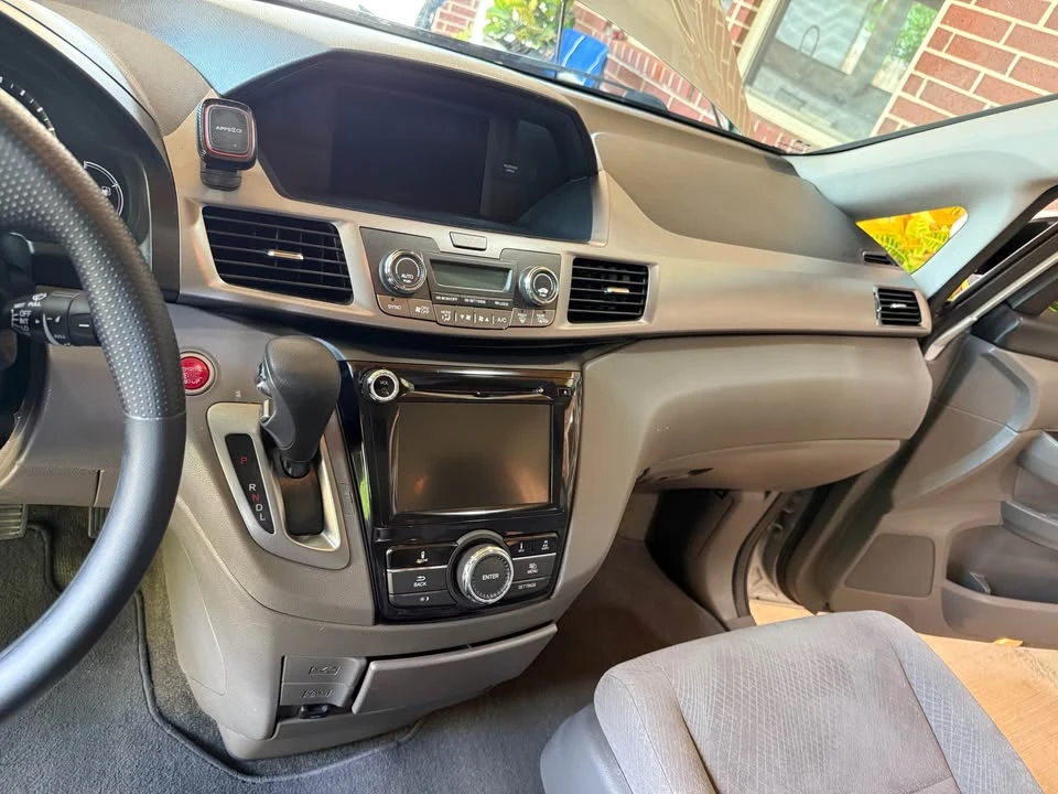 2015 Honda Odyssey - Image 8 of 20