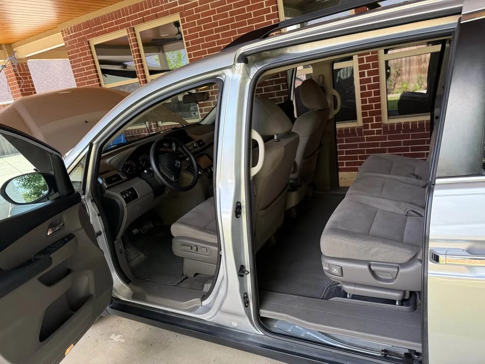 2015 Honda Odyssey - Image 14 of 20