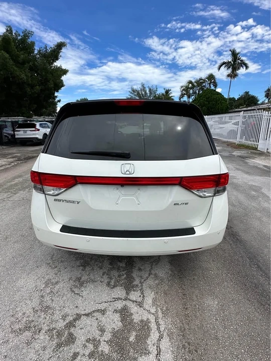 2015 Honda Odyssey - Image 9 of 20