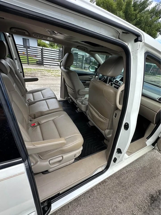 2015 Honda Odyssey - Image 18 of 20