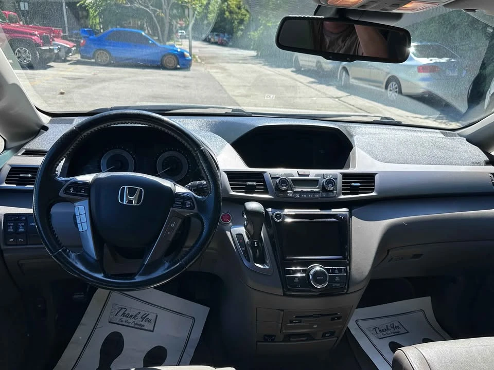 2015 Honda Odyssey - Image 14 of 18