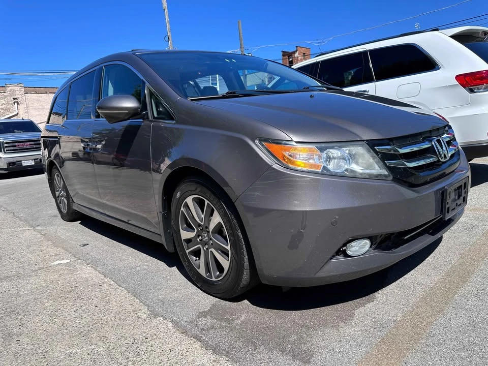 2015 Honda Odyssey - Image 2 of 18