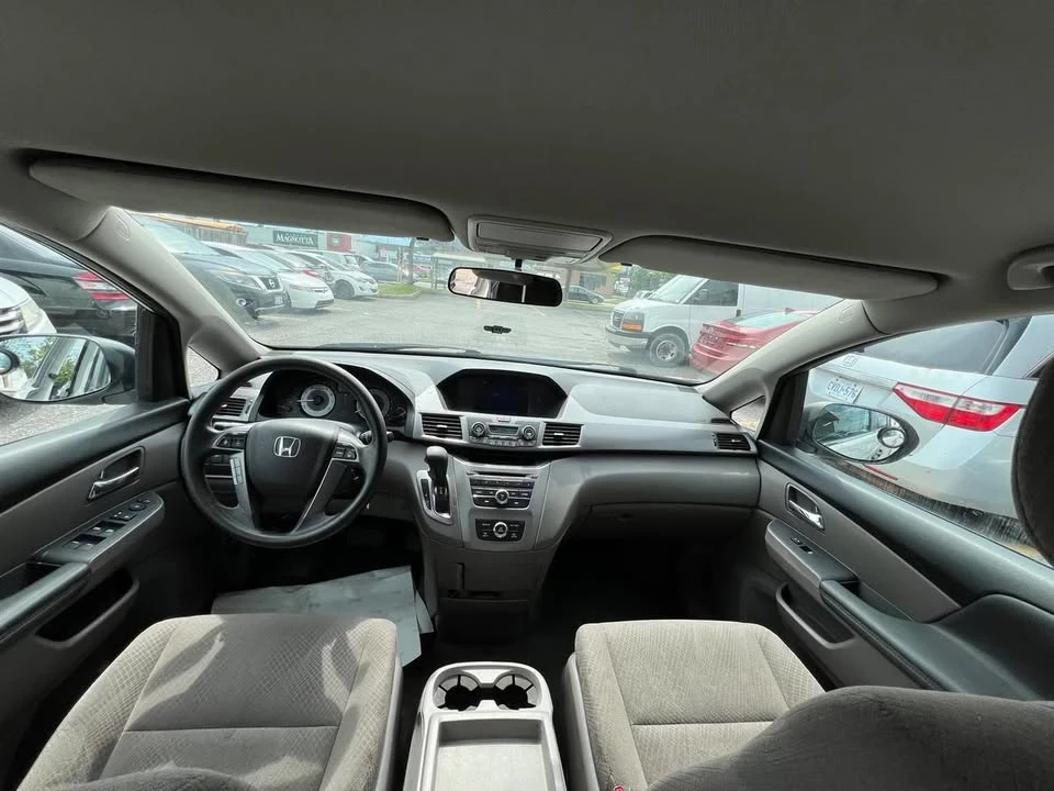 2015 Honda Odyssey - Image 11 of 16