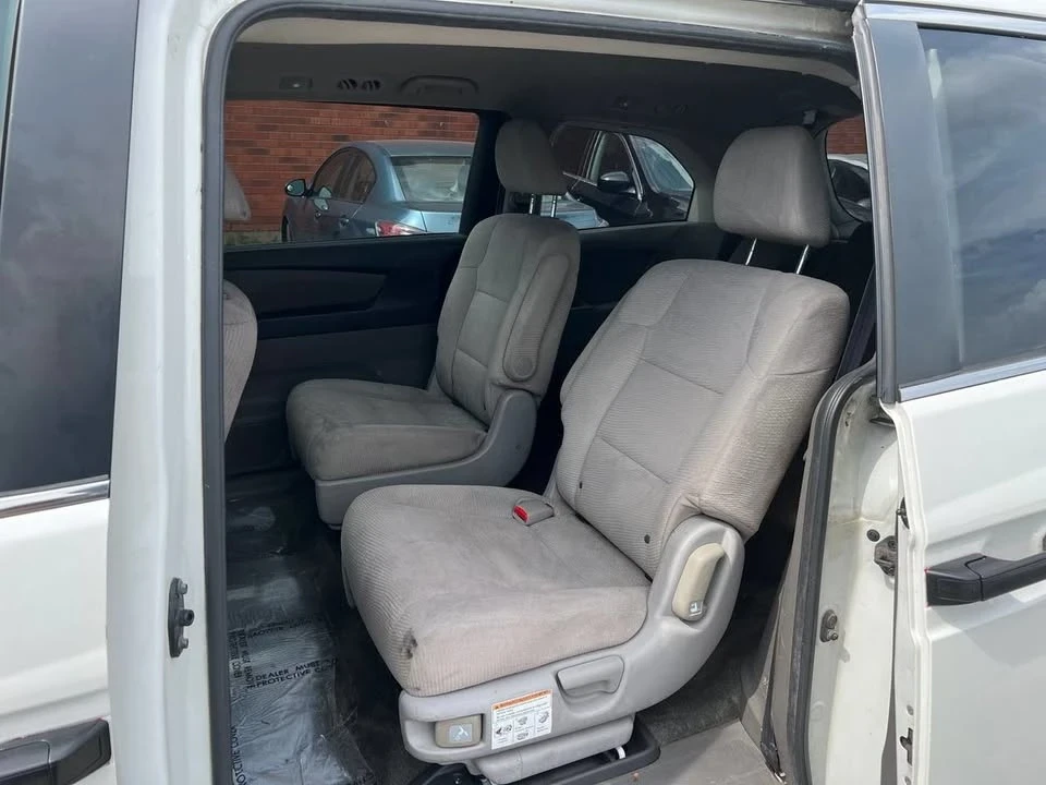 2015 Honda Odyssey - Image 8 of 16