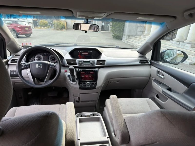 2015 Honda Odyssey - Image 9 of 12