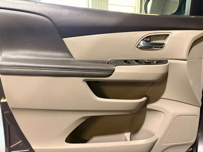 2015 Honda Odyssey - Image 10 of 12