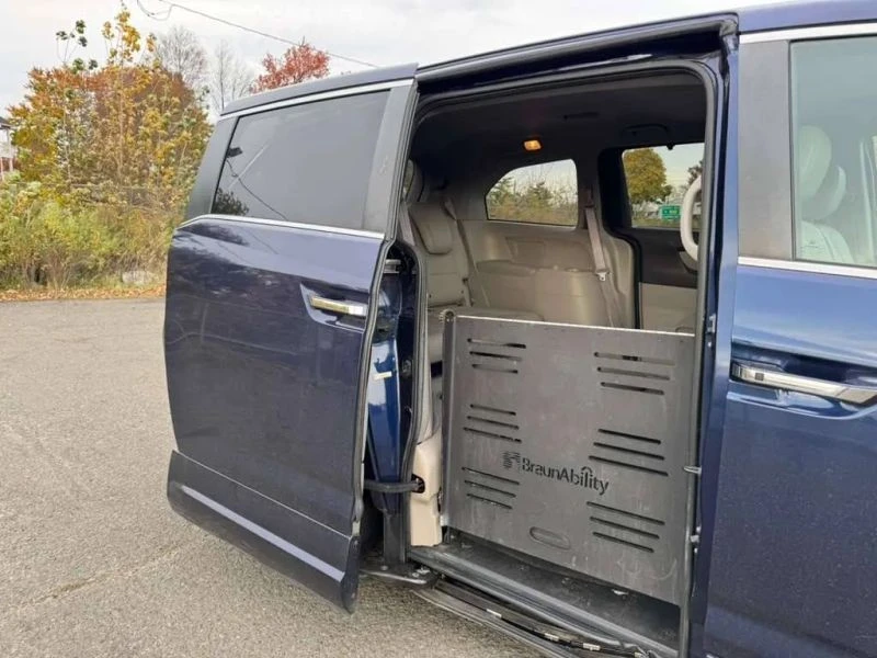 2015 Honda Odyssey - Image 3 of 12