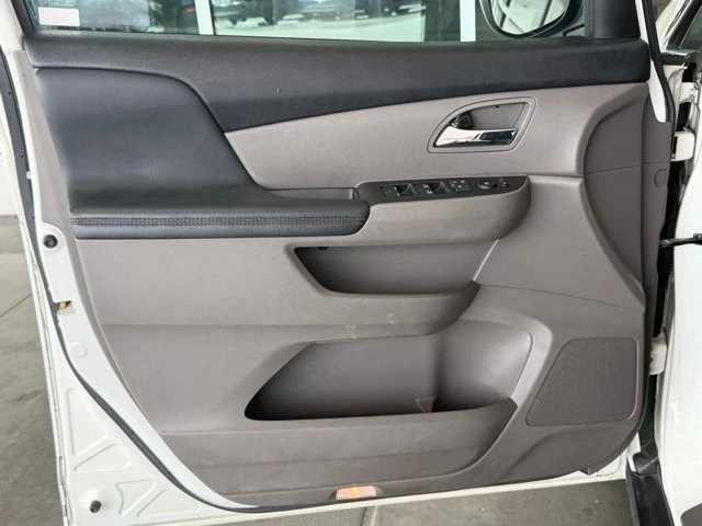 2015 Honda Odyssey - Image 18 of 21