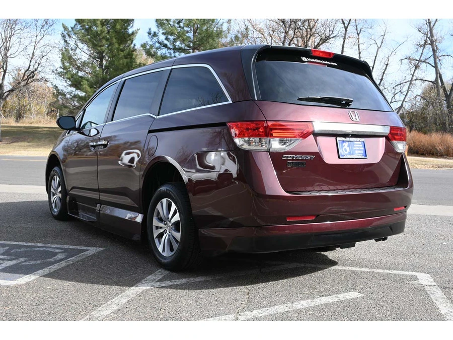2015 Honda Odyssey - Image 8 of 12