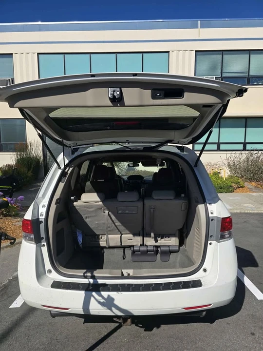 2015 Honda Odyssey - Image 2 of 6