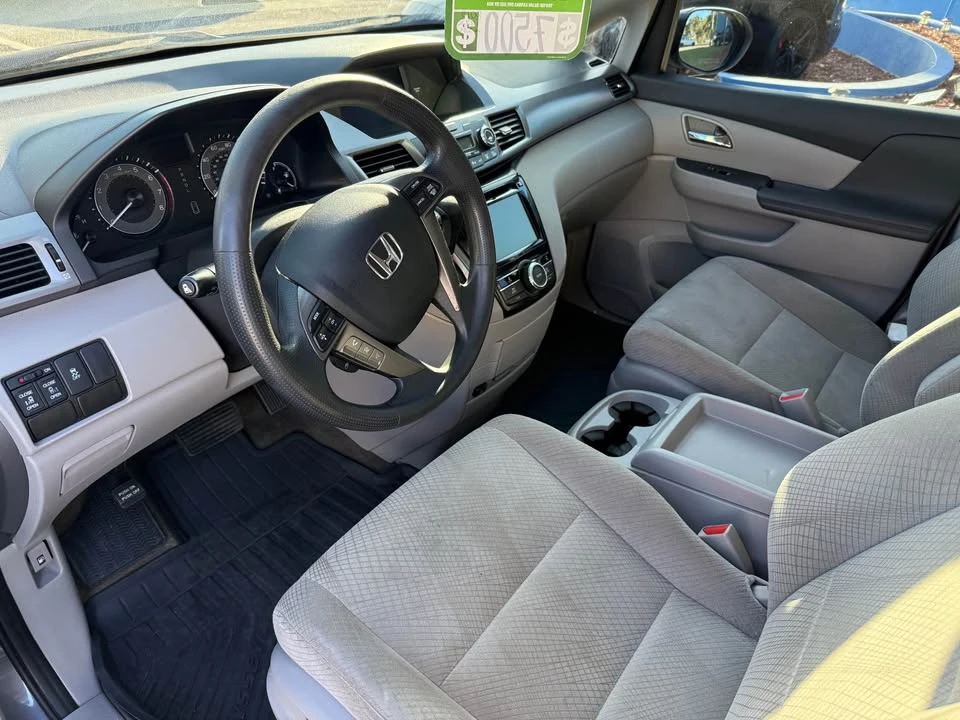 2015 Honda Odyssey - Image 9 of 11
