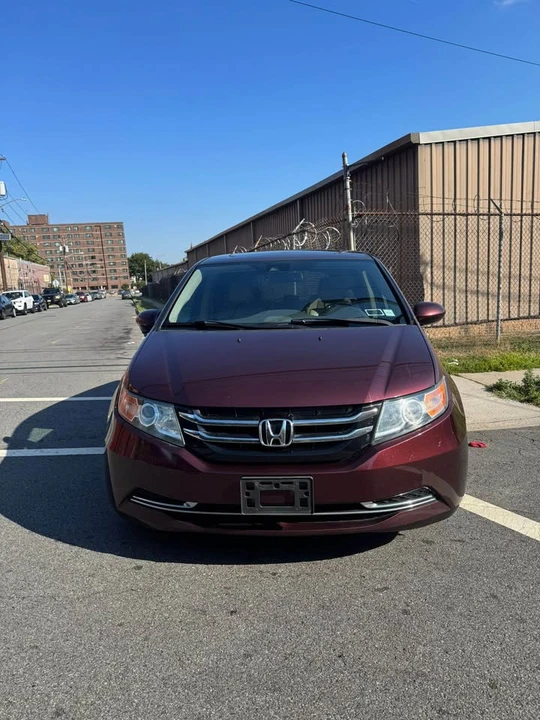 2015 Honda Odyssey - Image 2 of 12