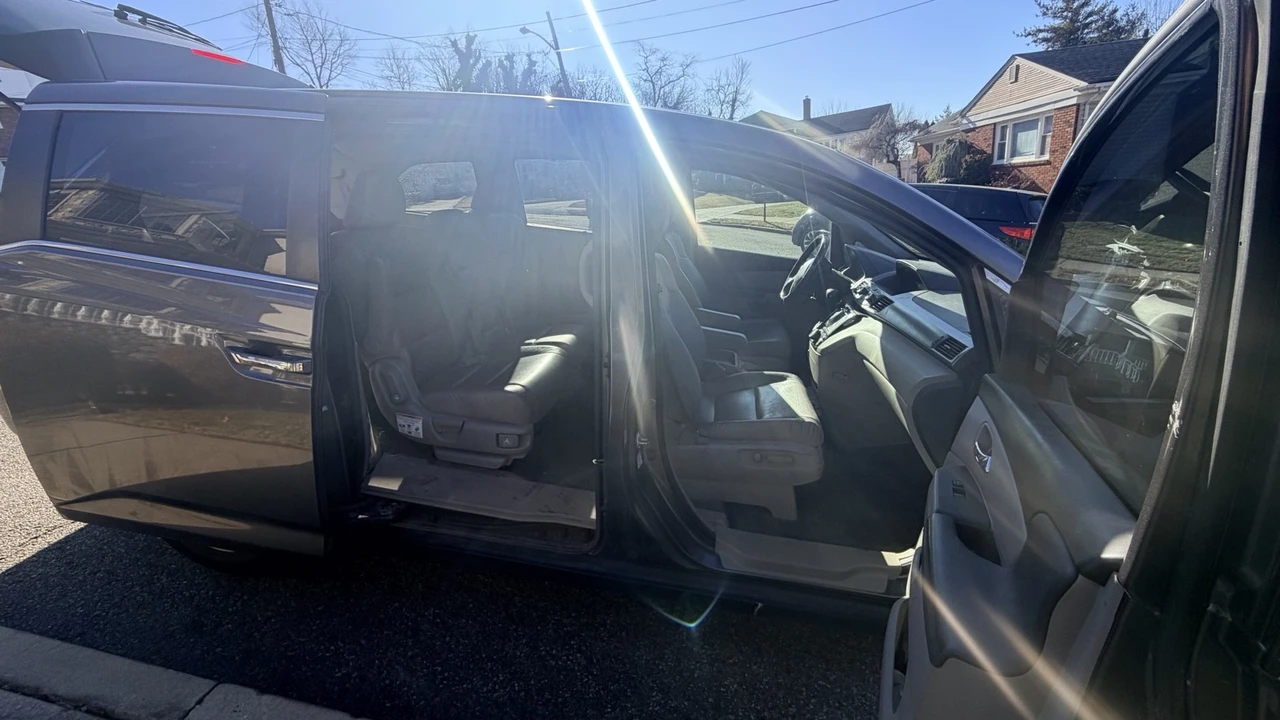 2015 Honda Odyssey - Image 5 of 9