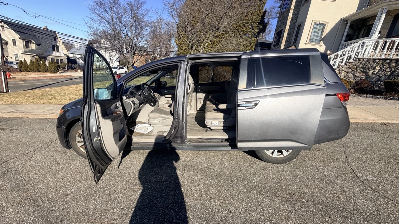 2015 Honda Odyssey - Image 6 of 9