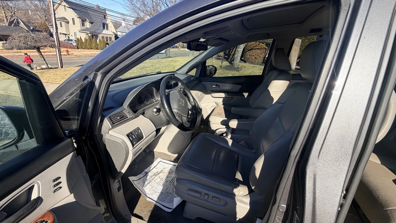 2015 Honda Odyssey - Image 8 of 9