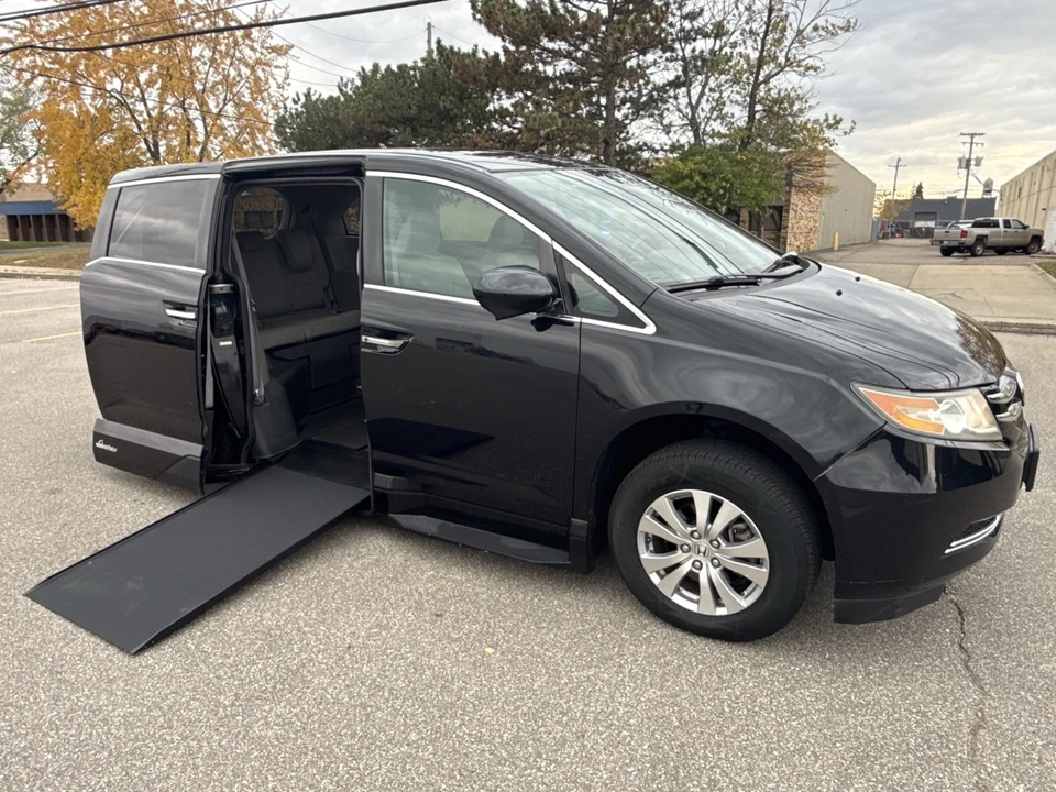 2015 Honda Odyssey - Image 10 of 21
