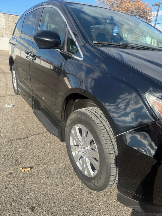2015 Honda Odyssey - Image 16 of 21