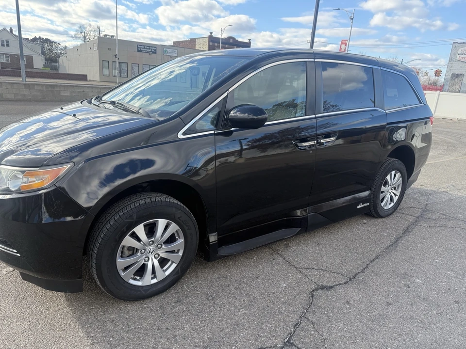2015 Honda Odyssey - Image 14 of 21