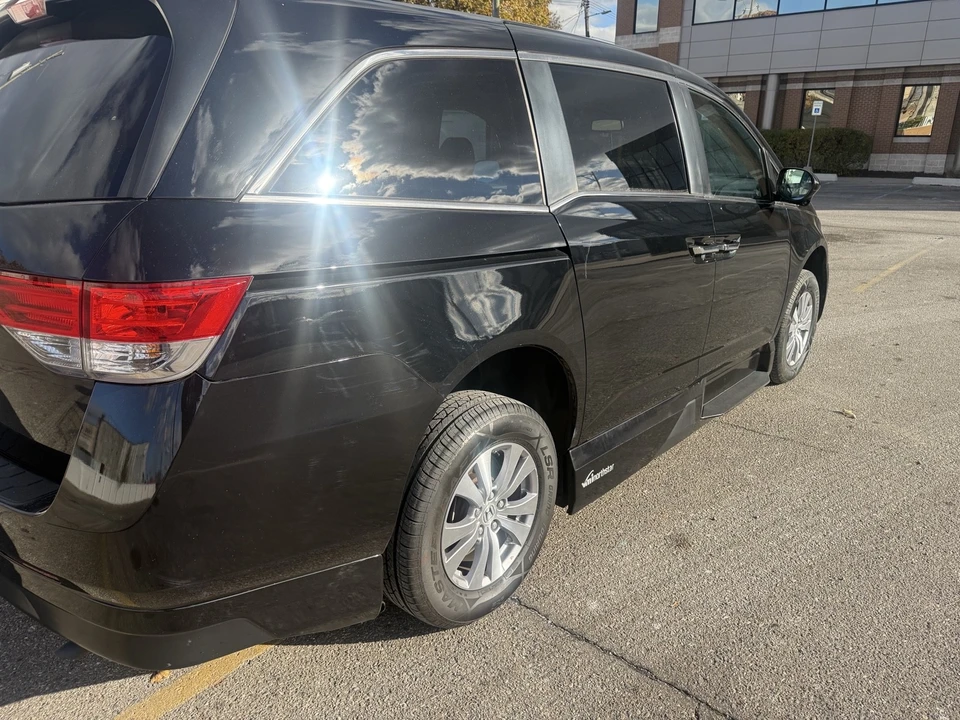 2015 Honda Odyssey - Image 17 of 21