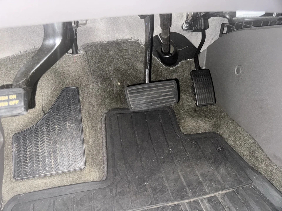 2015 Honda Odyssey - Image 16 of 21