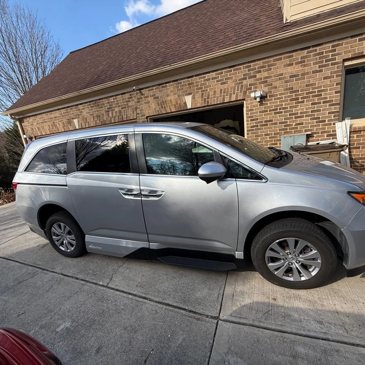 2015 Honda Odyssey - Image 5 of 11