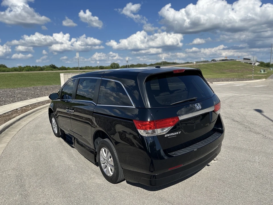 2015 Honda Odyssey - Image 4 of 15