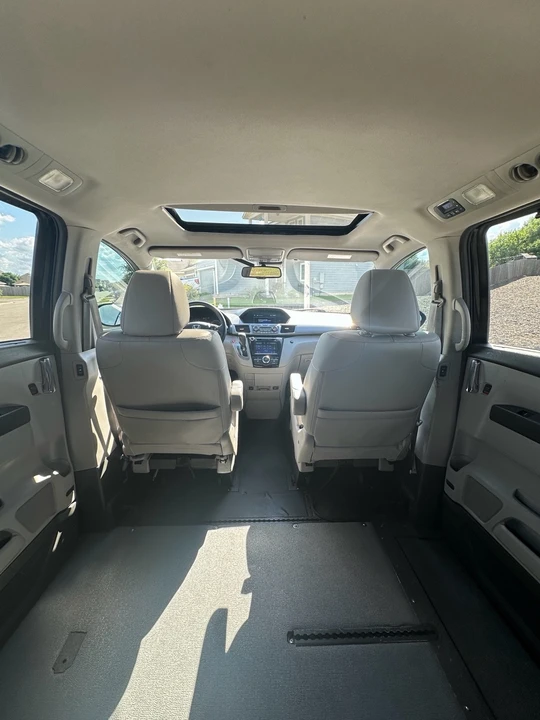 2015 Honda Odyssey - Image 13 of 15