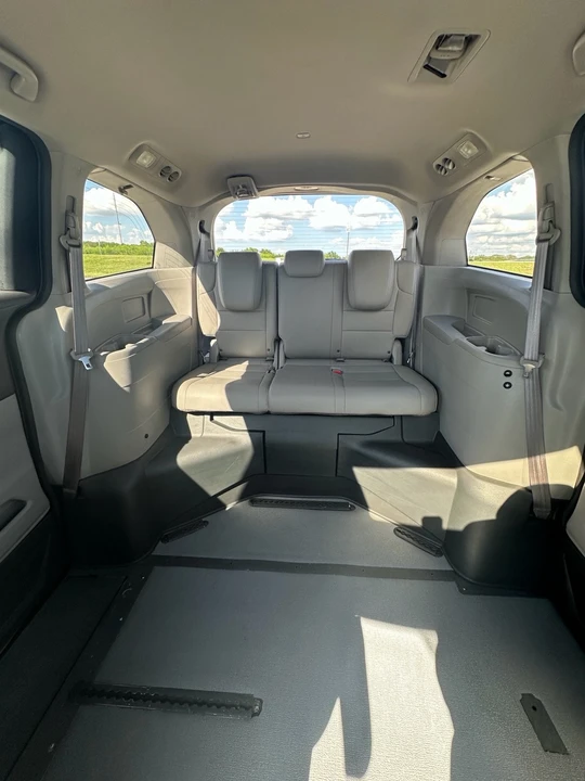 2015 Honda Odyssey - Image 14 of 15