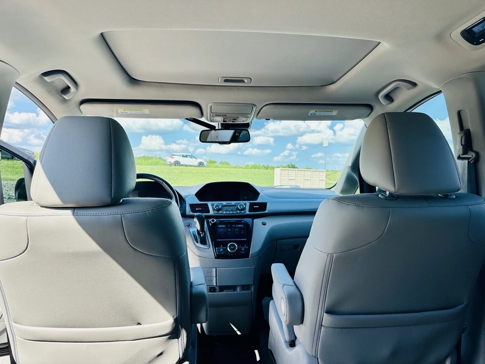 2015 Honda Odyssey - Image 11 of 15