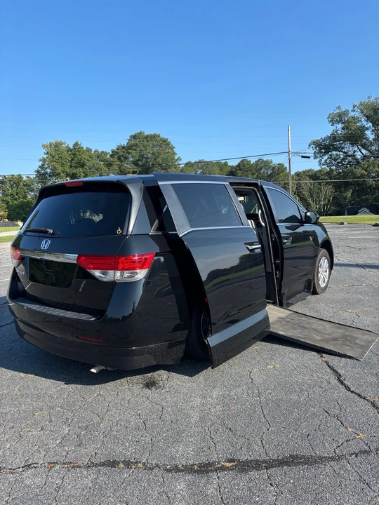 2015 Honda Odyssey - Image 6 of 15