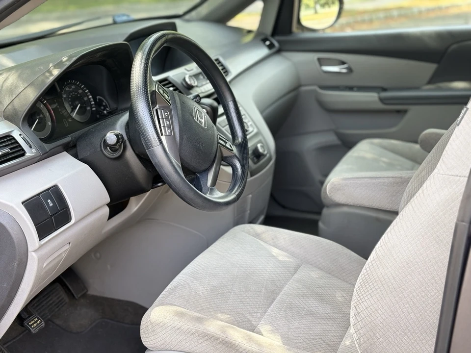 2015 Honda Odyssey - Image 14 of 17