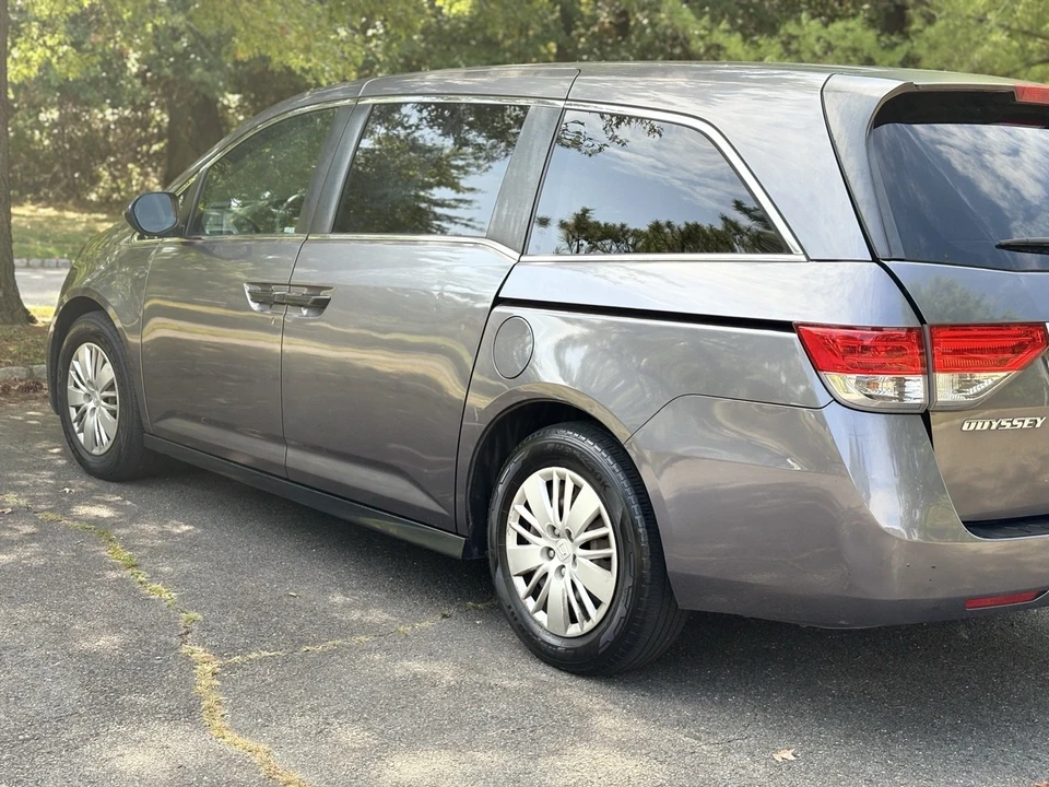 2015 Honda Odyssey - Image 5 of 17