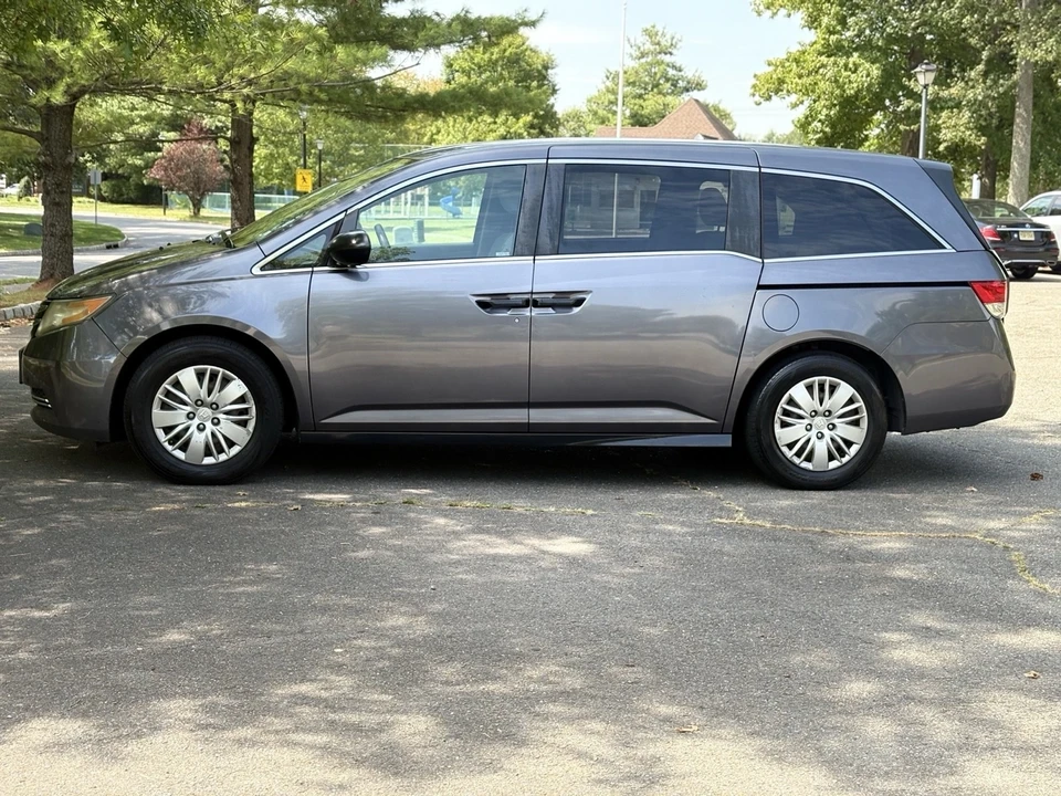2015 Honda Odyssey - Image 9 of 17