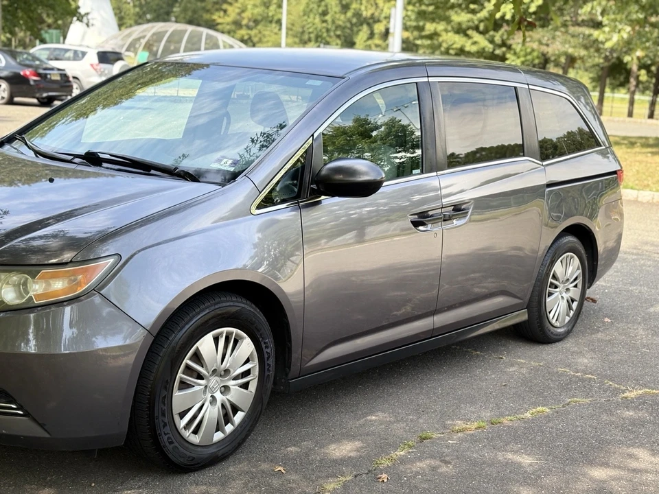 2015 Honda Odyssey - Image 10 of 17