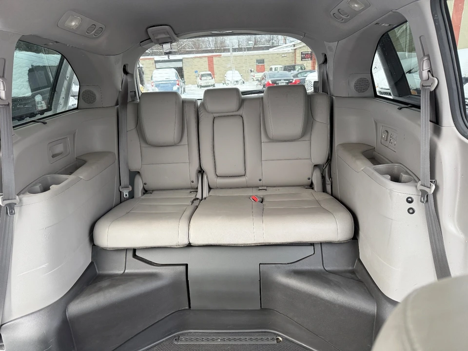 2015 Honda Odyssey - Image 18 of 20