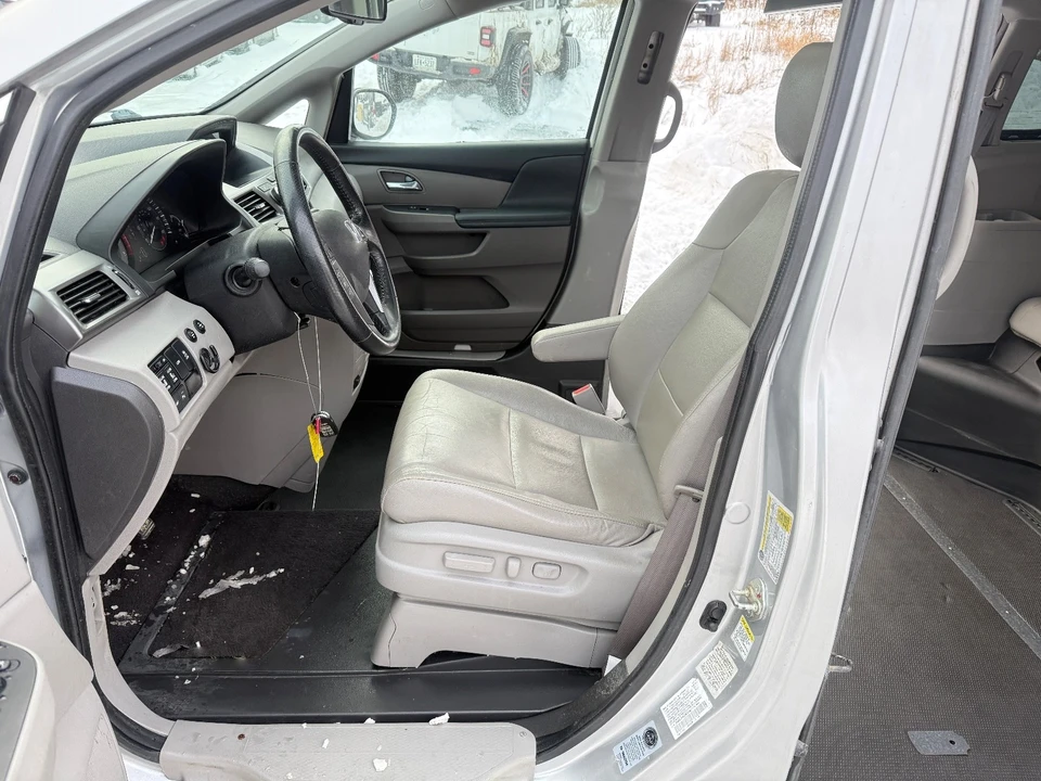 2015 Honda Odyssey - Image 8 of 20