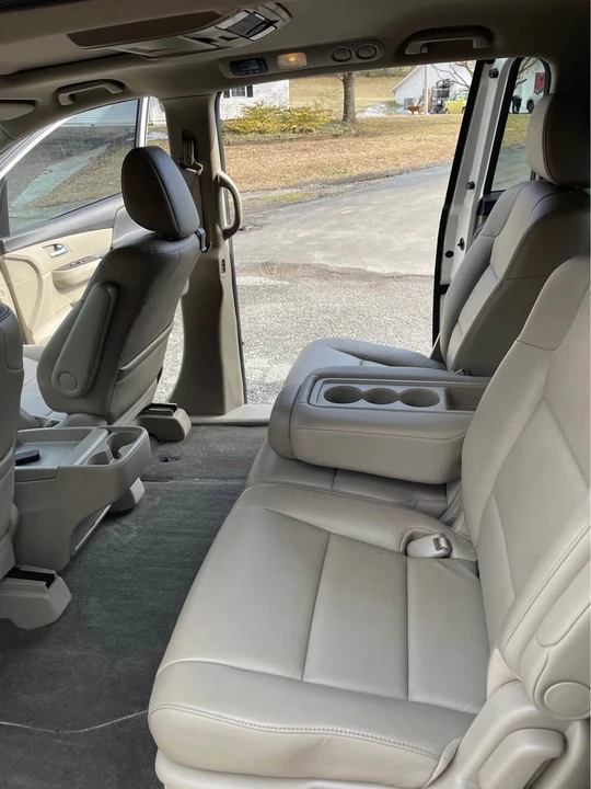 2015 Honda Odyssey - Image 16 of 20