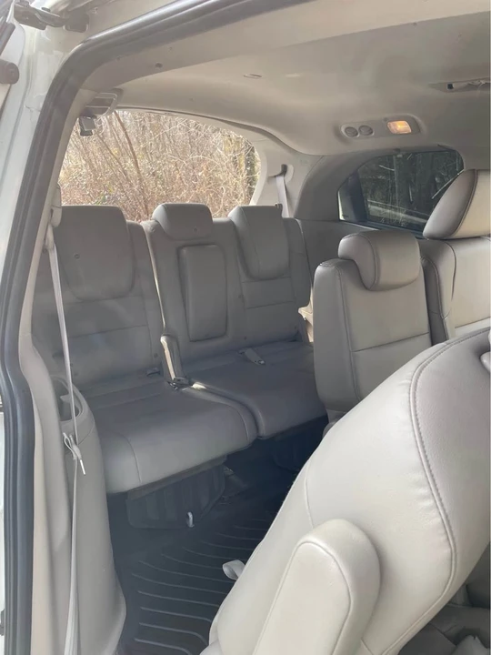2015 Honda Odyssey - Image 17 of 20