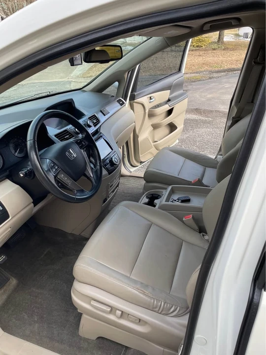 2015 Honda Odyssey - Image 9 of 20