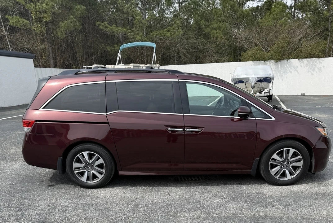 2015 Honda Odyssey - Image 2 of 17