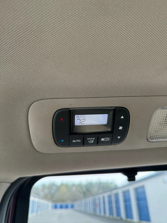 2015 Honda Odyssey - Image 16 of 17