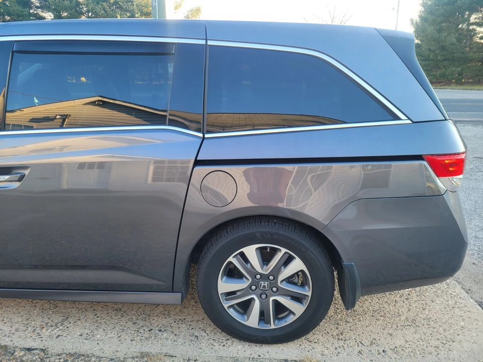 2015 Honda Odyssey - Image 15 of 21