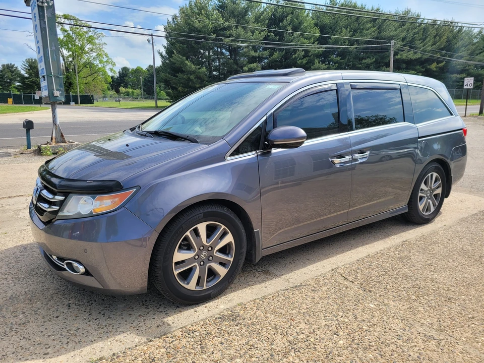 2015 Honda Odyssey - Image 2 of 21