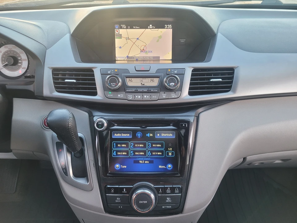 2015 Honda Odyssey - Image 10 of 21