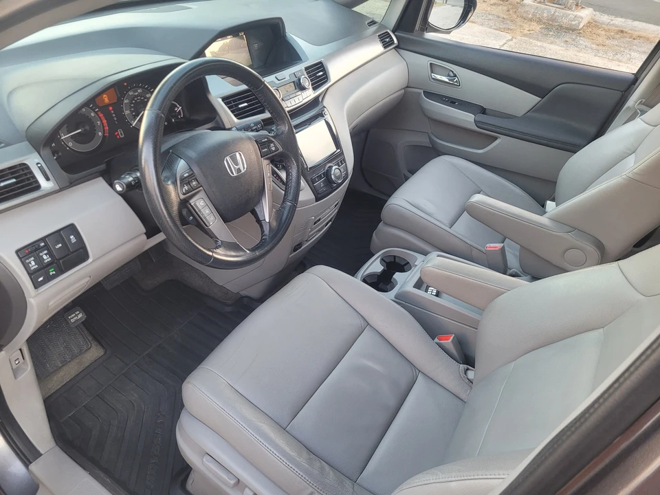 2015 Honda Odyssey - Image 17 of 21