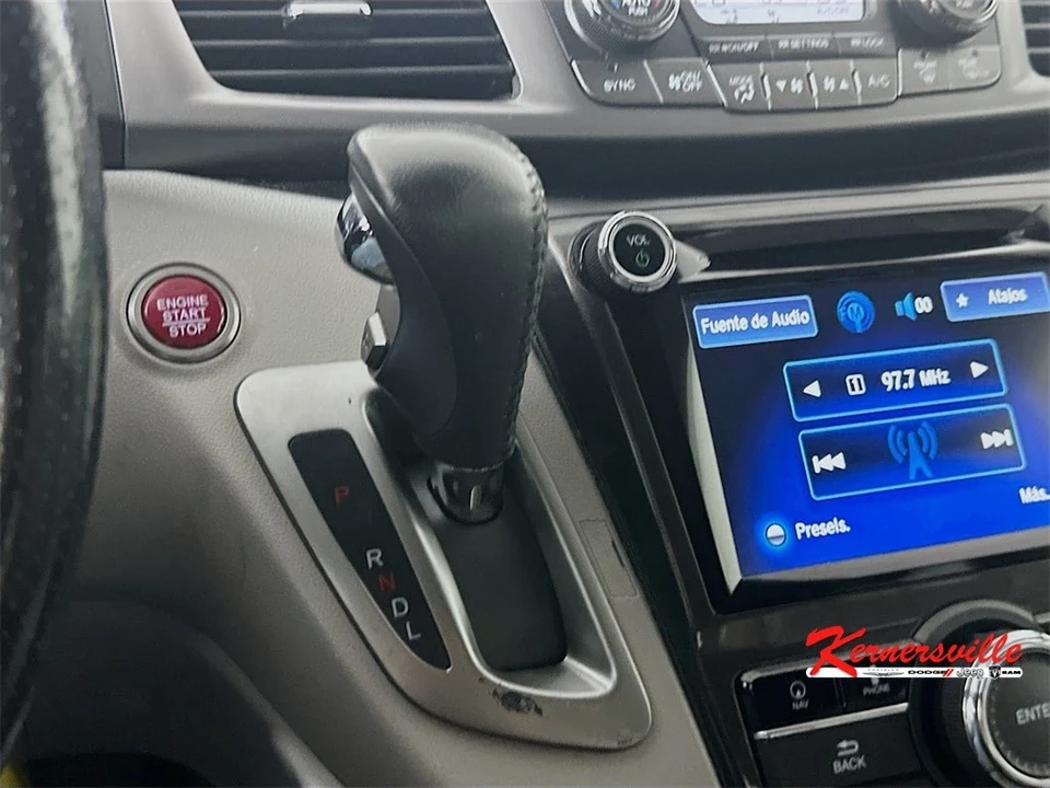 2015 Honda Odyssey - Image 16 of 21